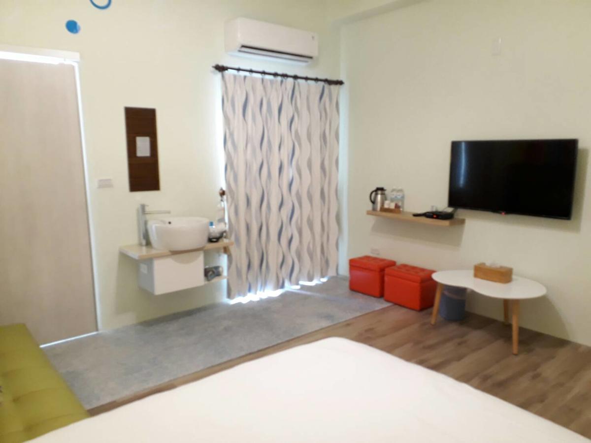 Light Travel Apartment Луодонг Екстериор снимка